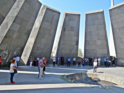 Armenien-Völkermord-Denkmal-Pylonen